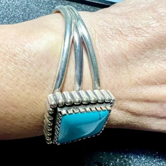 Vintage Sterling Silver turquoise Navajo cuff Bracelet by Carol Felley. - Picture 8 of 15
